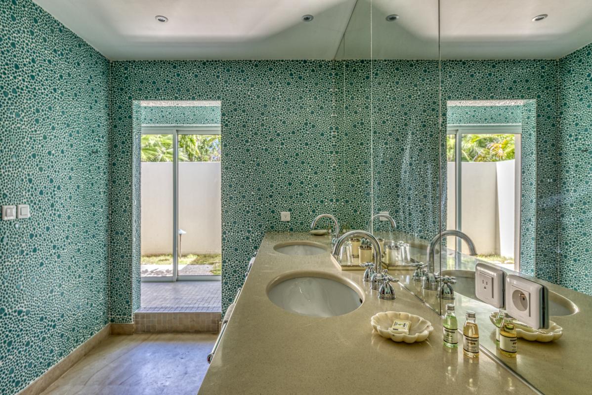 23 Location villa piscine vue mer Terres Basses Saint Martin_sdb 2